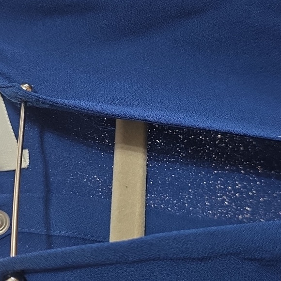 A.L.C. Women's Blouse Navy Lined Sleeveless Pin Bar Snap V Neck Sz 6 EUC - Picture 3 of 9